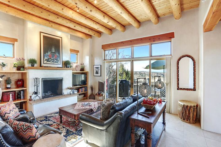 Bishops Lodge Villa Corazones by Kokopelli Property Management in Santa Fé, NM