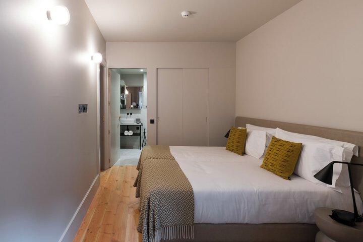 Room 4 of 109