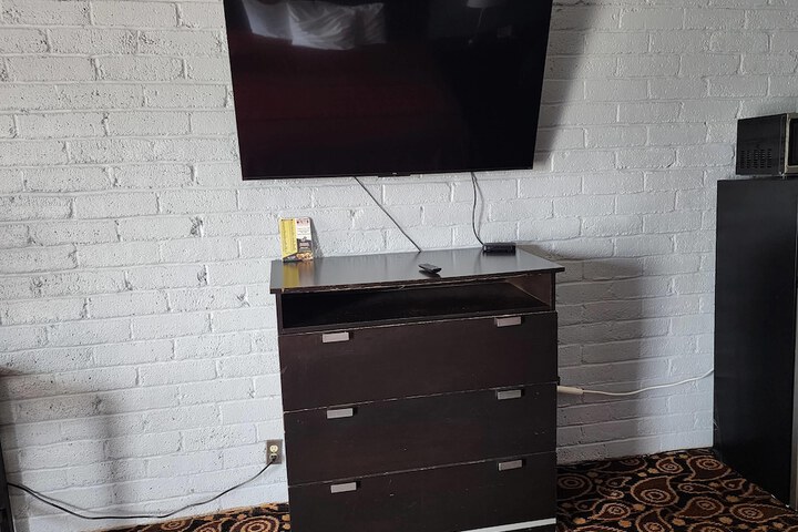 Room 16 of 23