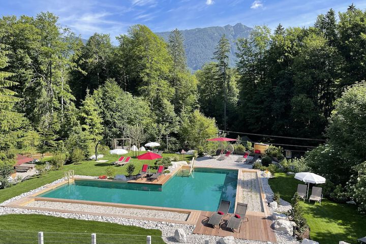 Pool 60 of 126