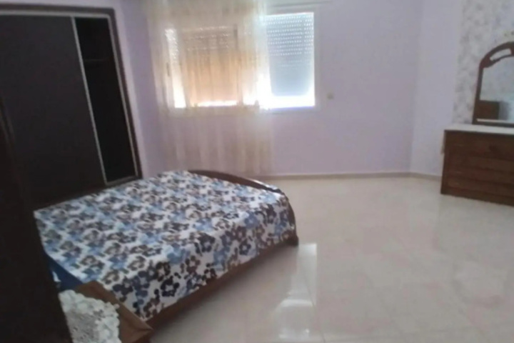 Room 4 of 9