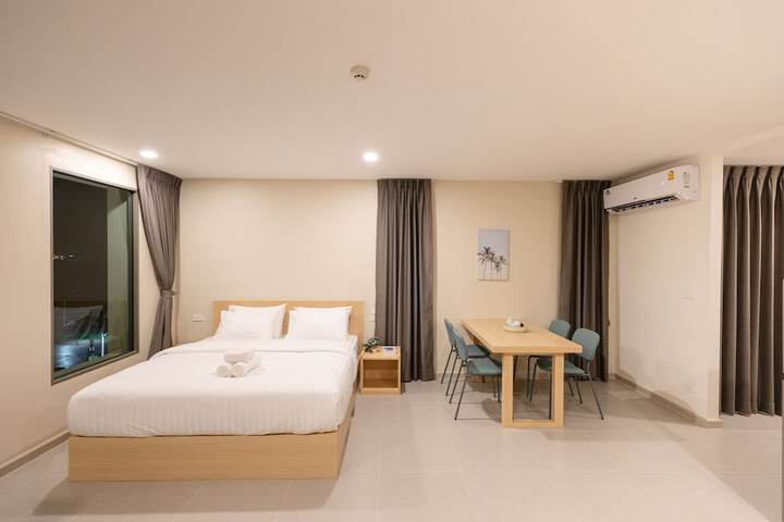 Room 13 of 21
