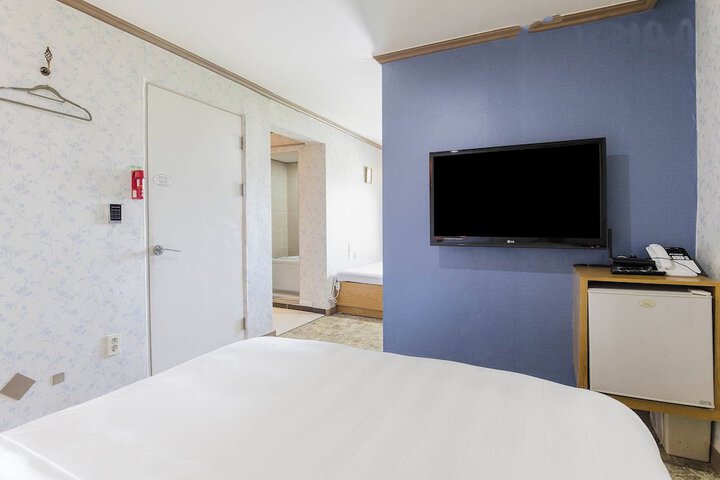 Room 29 of 82