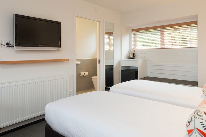 Room 4 of 21