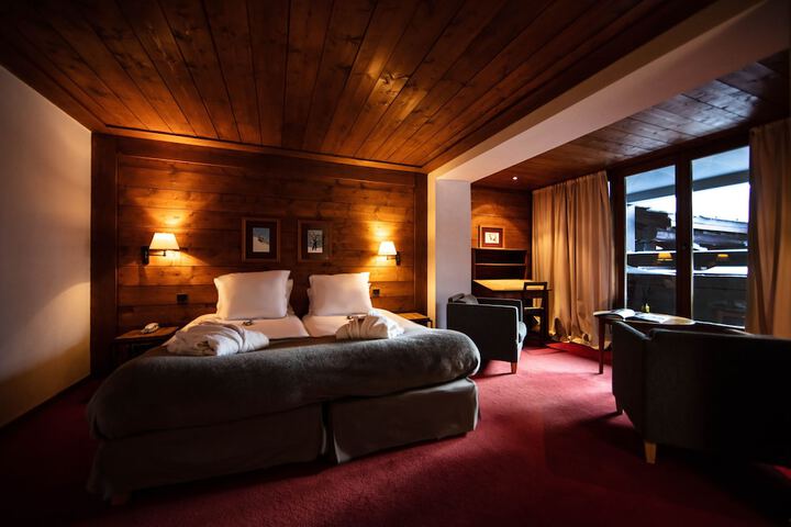 Room 3 of 64