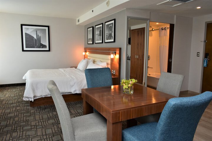 Room 15 of 82