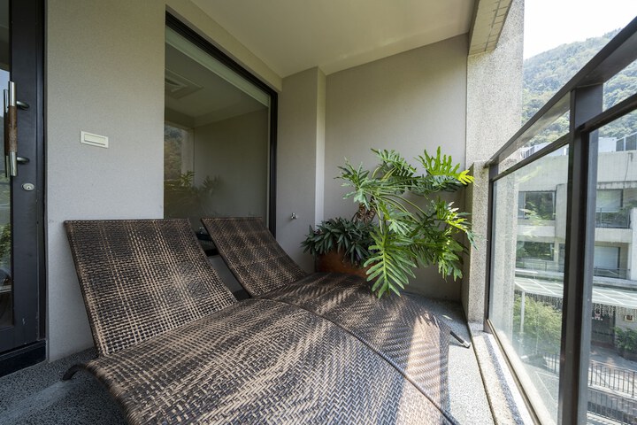 Hotel Exterior 145 of 145