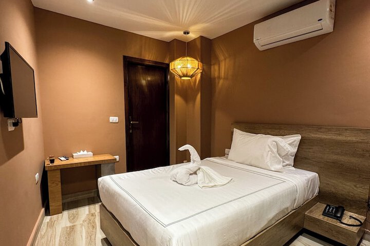Room 6 of 36