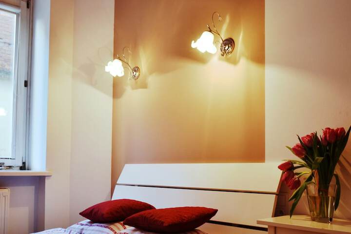 Room 6 of 76