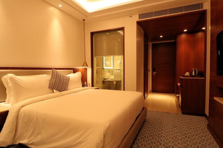 Room 5 of 24