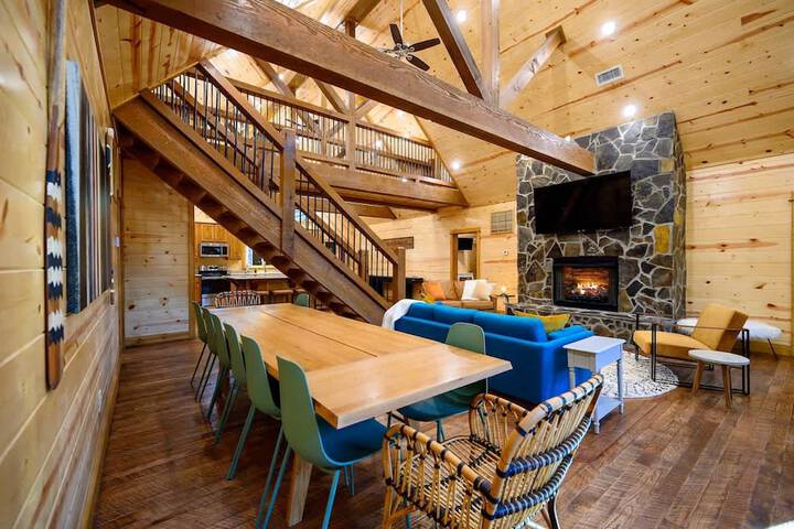 Massive Hochatown Lodge w spa Basketball More