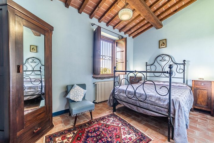 Room 14 of 87