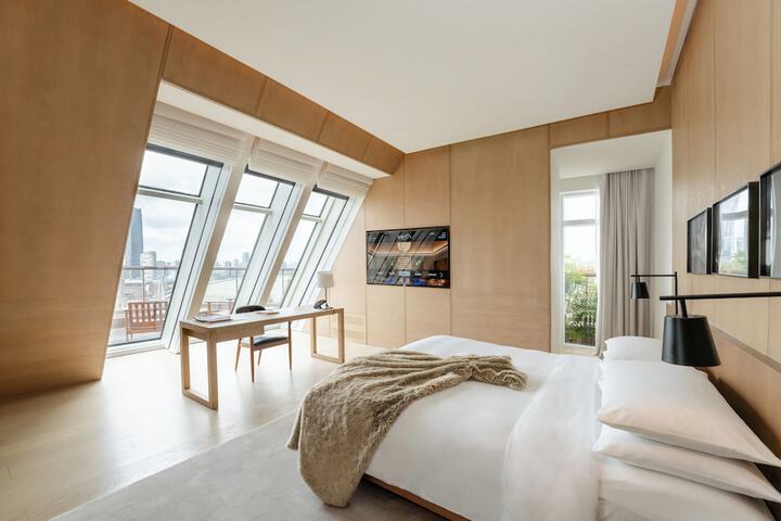 Room 50 of 109