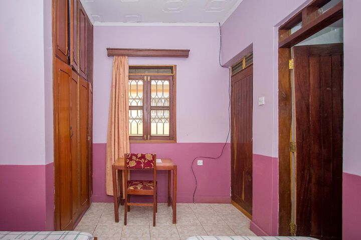 Room 9 of 31