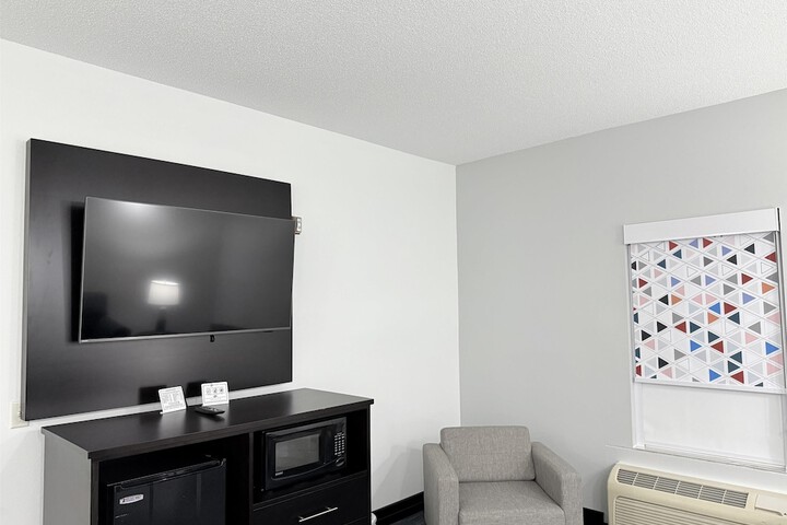 Room 9 of 13