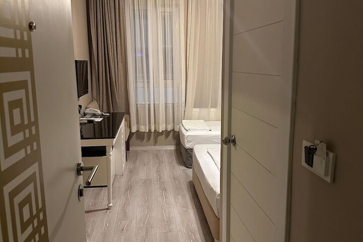 Room 20 of 77