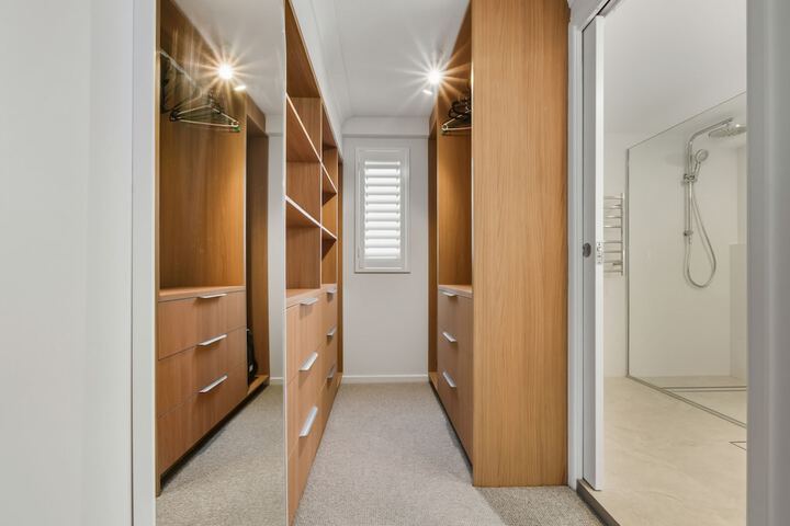 Room 28 of 178