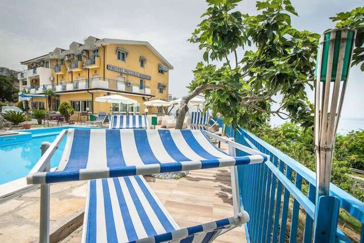 Pools & Facilities