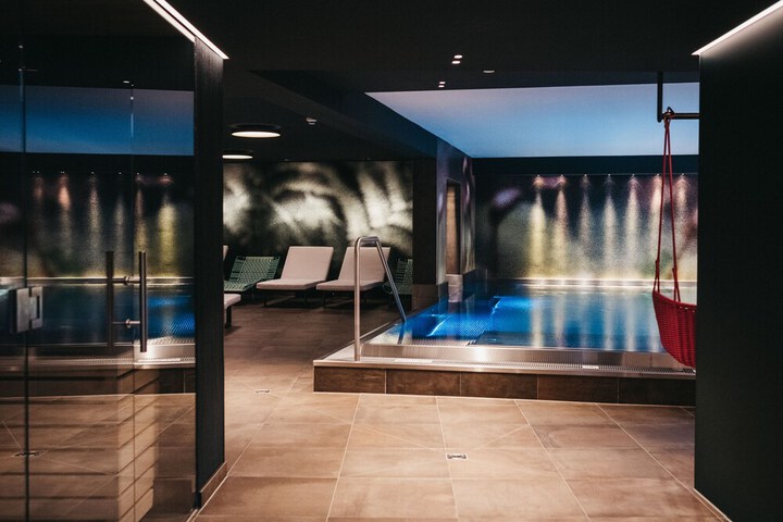 Pool 24 of 56