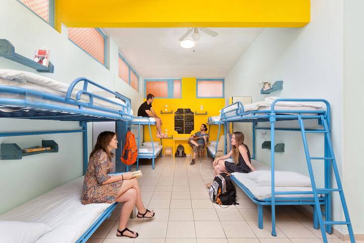 Room 30 of 137
