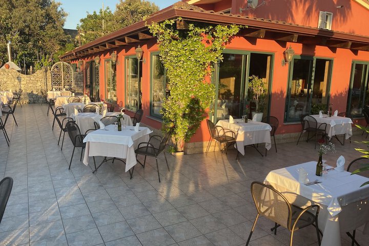 Dining 128 of 183