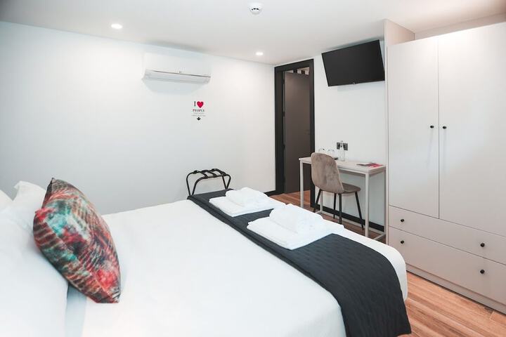 Room 5 of 53