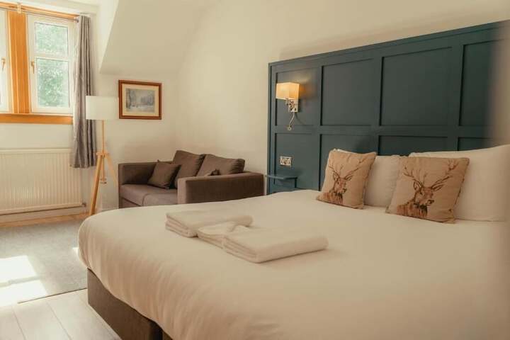 Room 4 of 26