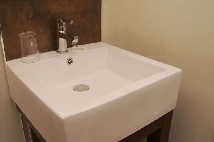 Room 15 of 24