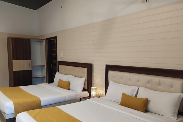 Room 3 of 15