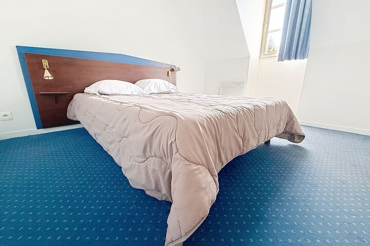 Room 5 of 48