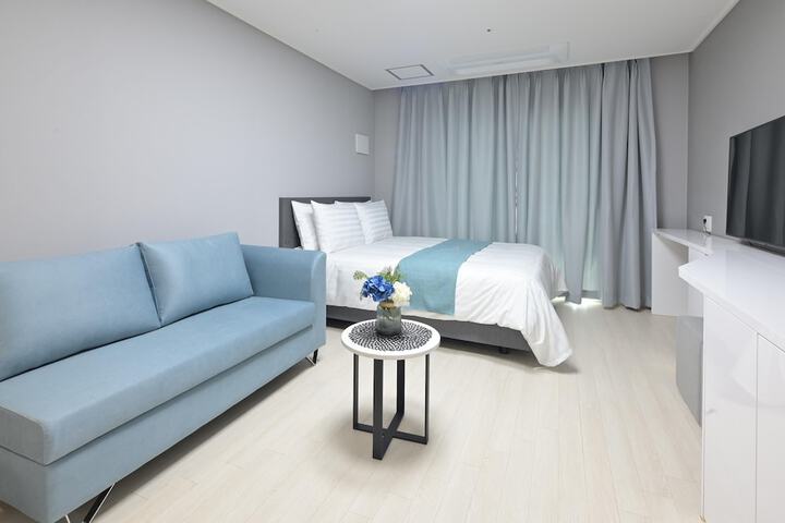 Room 16 of 36