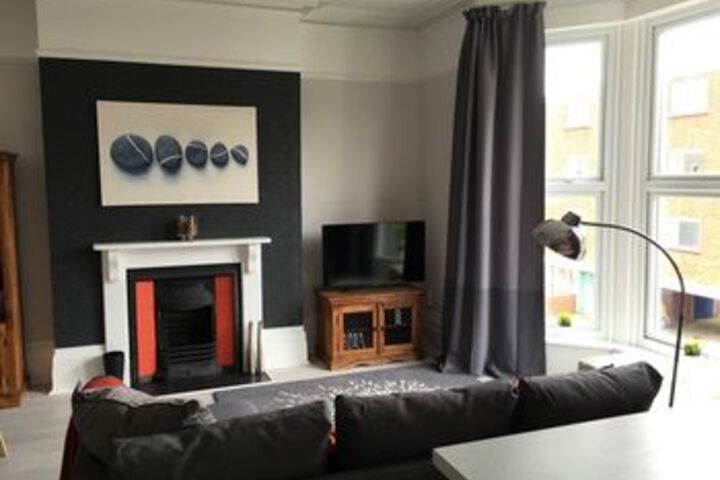Room 10 of 28