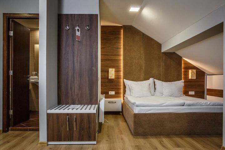 Room 40 of 132