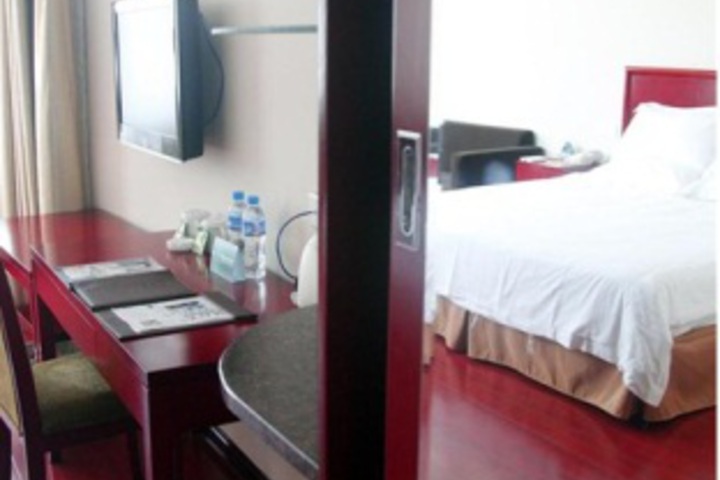 Room 4 of 7