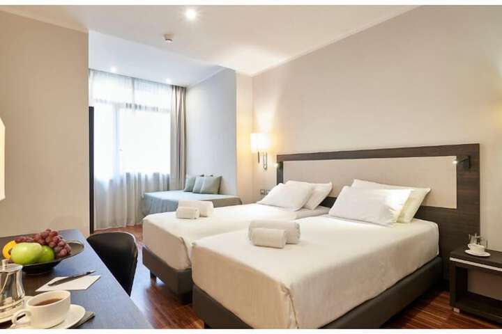 Room 10 of 26