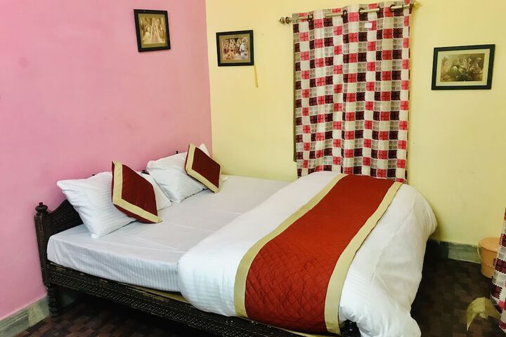 Room 5 of 18