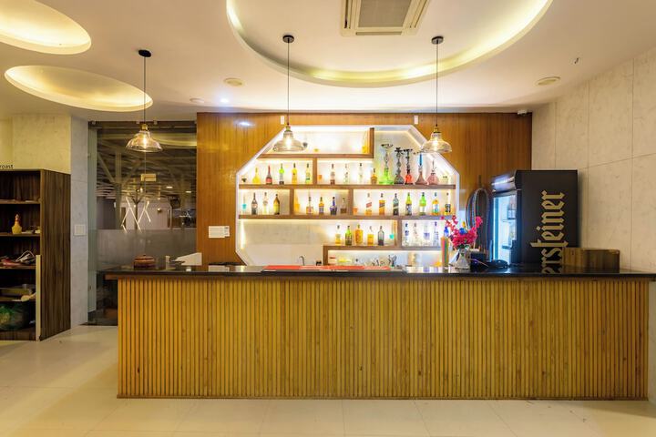 Lounge 50 of 75