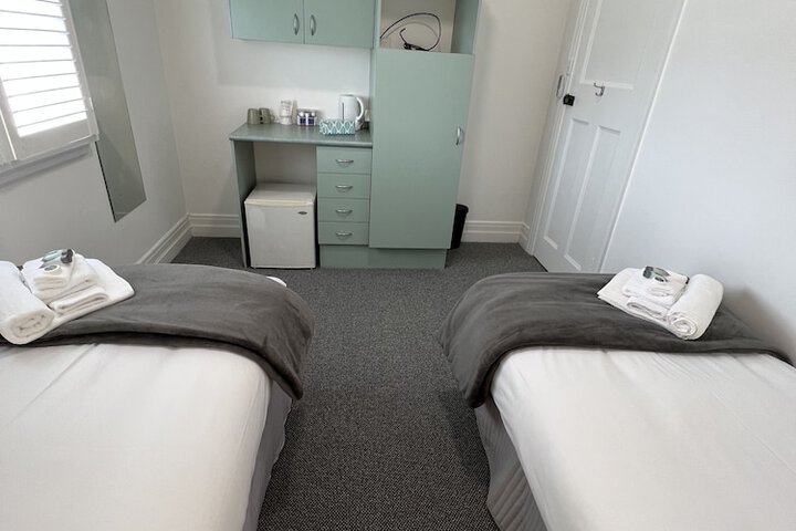 Room 4 of 24