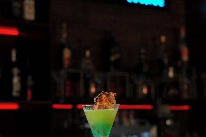 Lounge 112 of 152