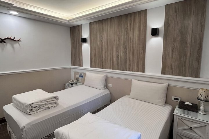 Room 16 of 26
