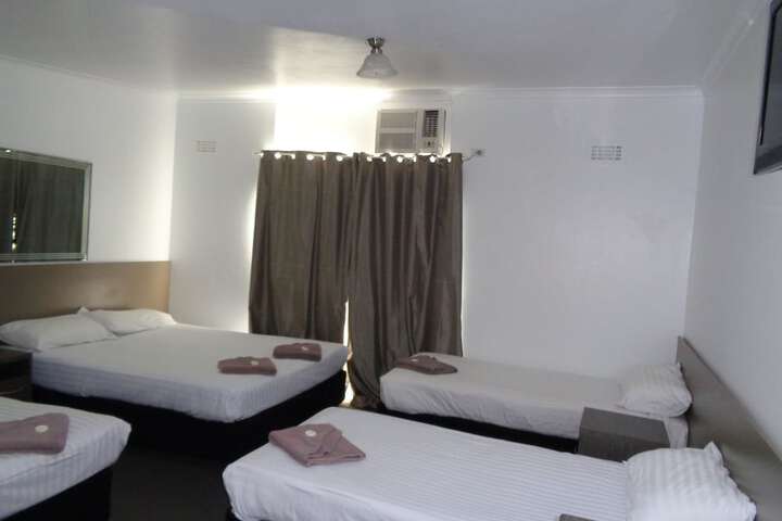 Room 4 of 78