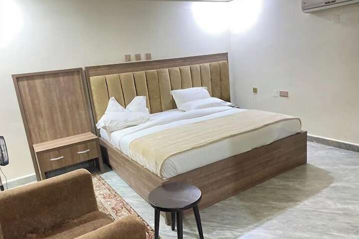 Room 11 of 65