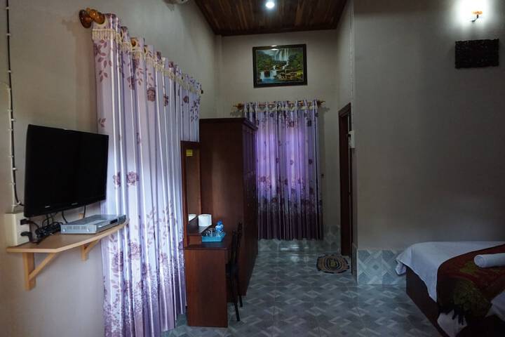 Room 12 of 23