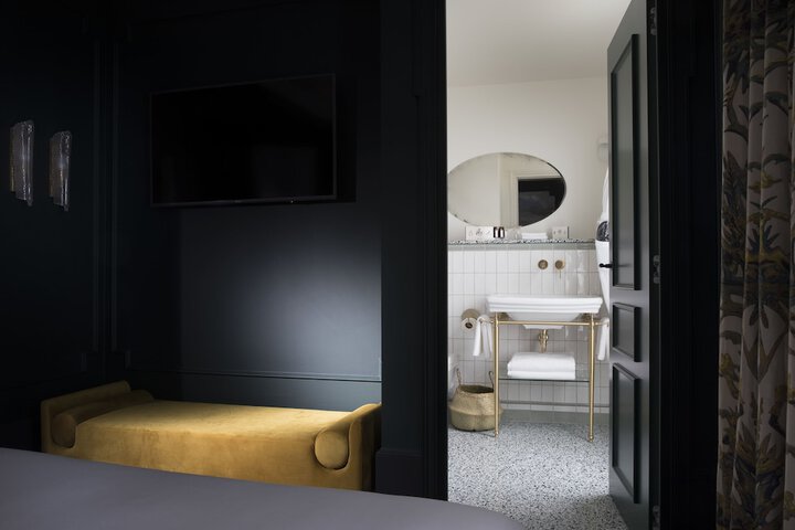 Room 9 of 87