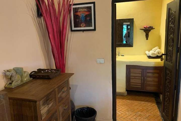 Room 15 of 48