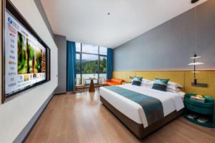 Room 9 of 10
