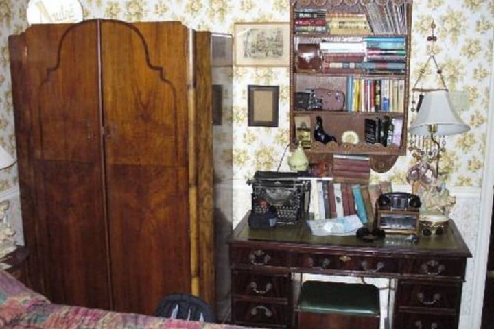 Room 13 of 44