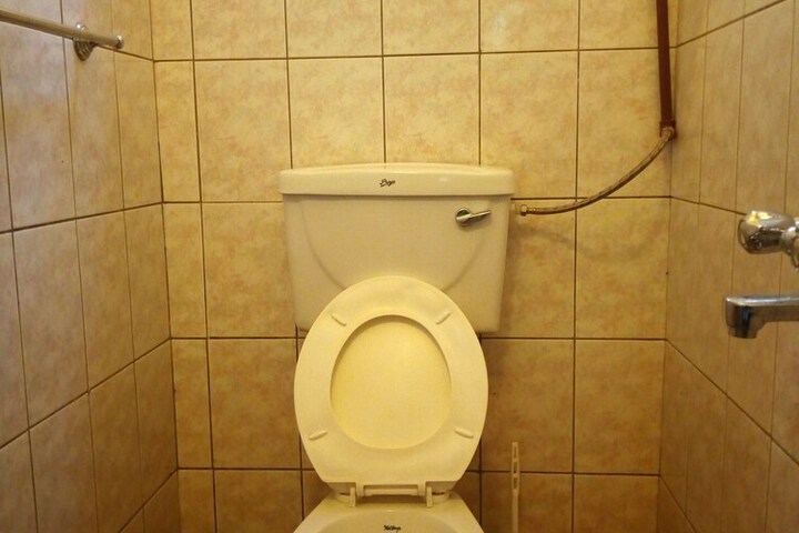 Room 7 of 10