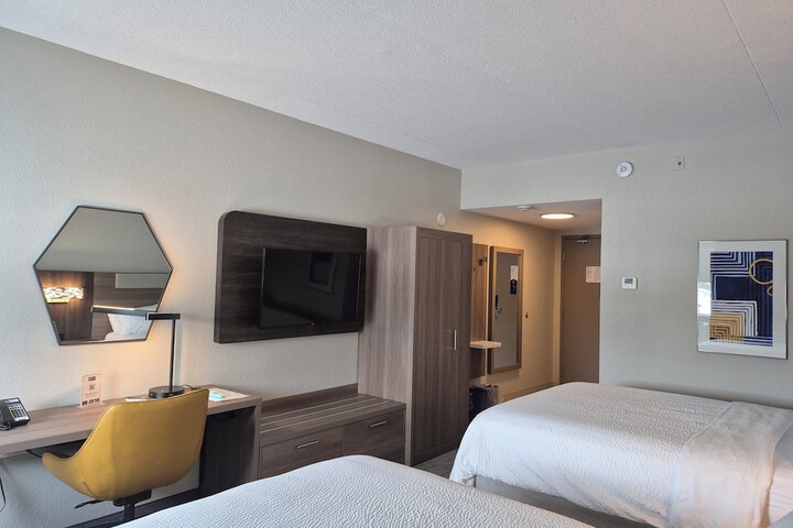 Room 3 of 27