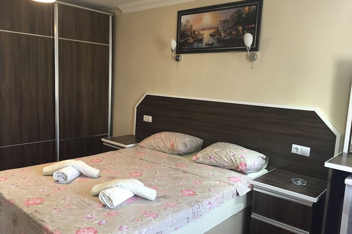 Room 3 of 28
